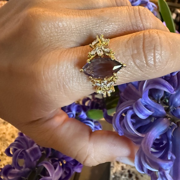 Elegant Gold and Purple Gemstone Ring 7, 8 - Picture 5 of 6